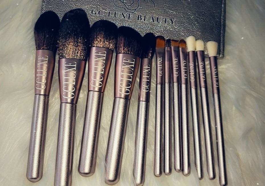 MAKEUP BRUSH COLLECTION