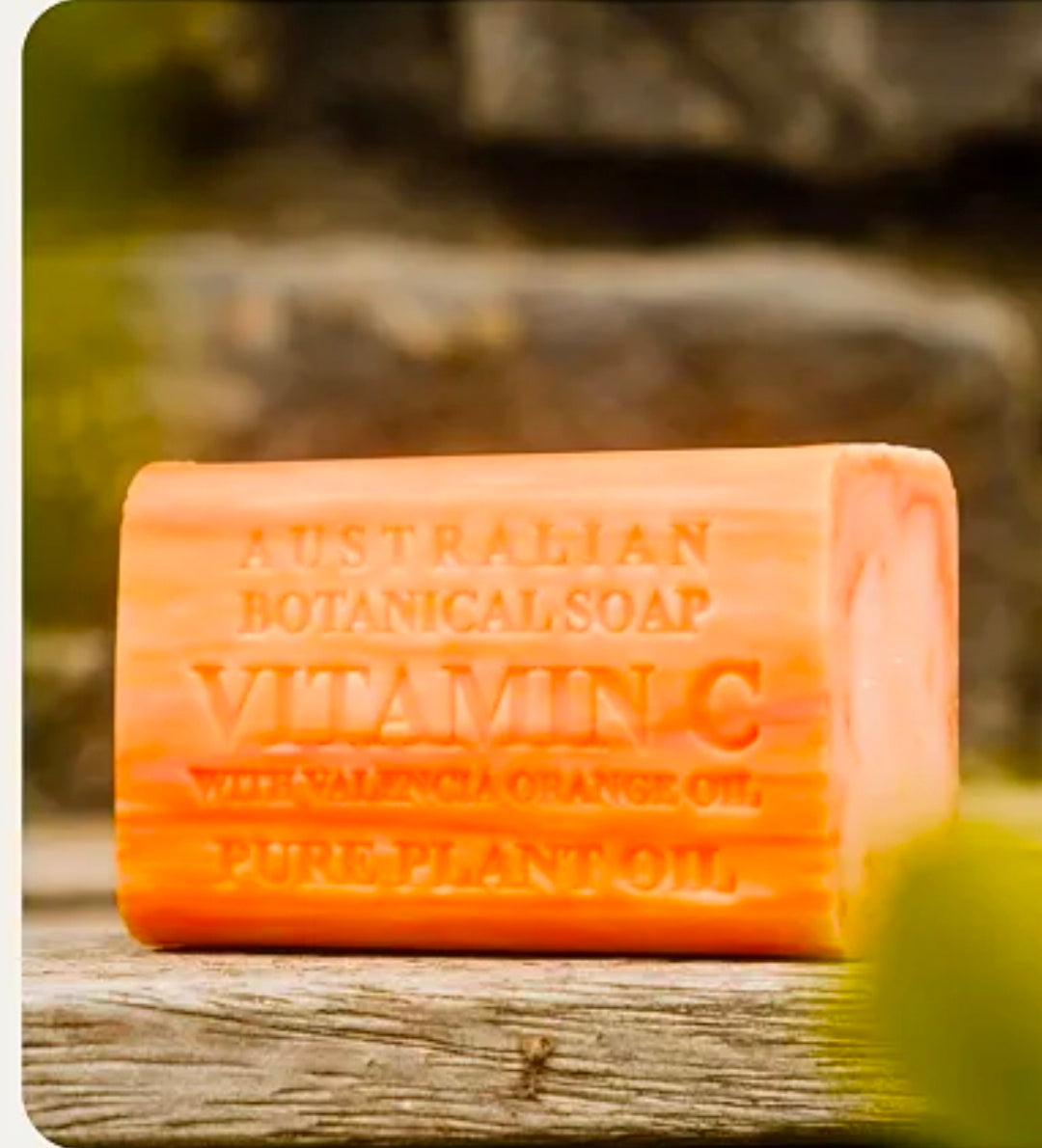 VITAMIN C & NICOTINAMIDE ESSENCE SOAP